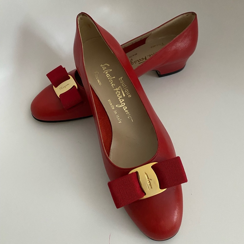 SALVADOR FERRAGAMO Red Bowed Heels, never worn!  size 6 1/2, Gorgeous! NWOT